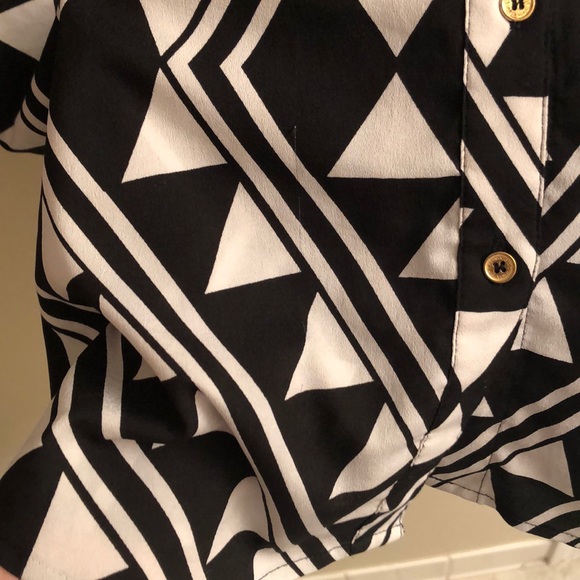 Calvin Klein Aztec button down - Picture 5 of 6